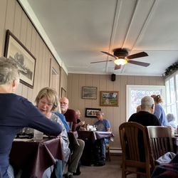 The Village Inn - Inside