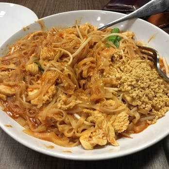 Ta Lew Thai Bistro - Pad Thai with chicken - Thai Near Me - Gilbert, Arizona Ta Lew Thai Bistro - Pad Thai with chicken - Thai Near Me - Gilbert, Arizona