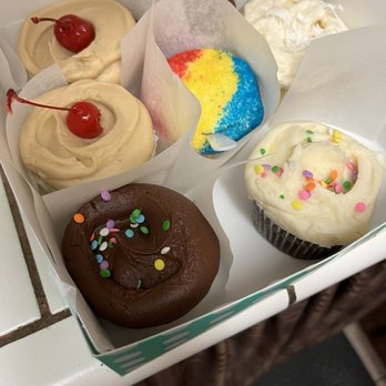 SusieCakes - Bakeries Near Me - Long Beach, California
