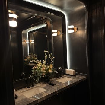 Maple & Ash - Bathroom - Seafood Near Me - Boston, Massachusetts Maple & Ash - Bathroom - Seafood Near Me - Boston, Massachusetts