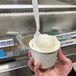 Farmhouse Creamery - Butter Pecan Ice Cream