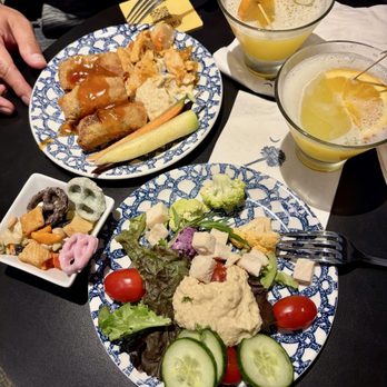 The Club CHS - Love their veggies and hummus! - Airport Lounges Near Me - Charleston, South Carolina