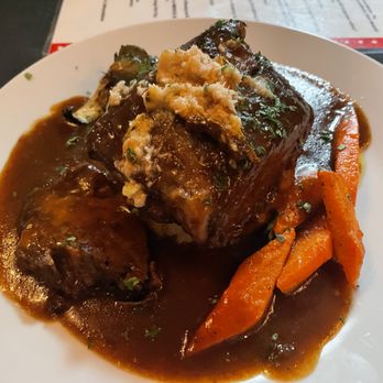 Salmon n' Bannock - Bison Pot Roast Dinner - Canadian (New) Near Me - Vancouver, British Columbia