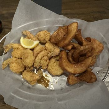 Slick Lips - Shrimp Basket - Seafood Near Me - Pensacola, Florida Slick Lips - Shrimp Basket - Seafood Near Me - Pensacola, Florida
