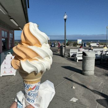 Kohr Brothers - Orange vanilla twist - Ice Cream & Frozen Yogurt Near Me - Bethany Beach, Delaware Kohr Brothers - Orange vanilla twist - Ice Cream & Frozen Yogurt Near Me - Bethany Beach, Delaware