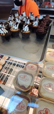 Southern Girl Desserts by null