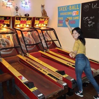 Red Fox Bar - 3 Classic Skee-ball Machines - Bars Near Me - Cologne, NW