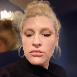 HUSH Studio - Client makeup