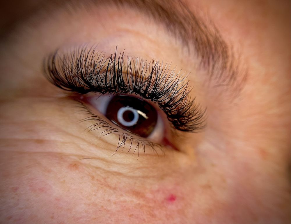 Lash and beauty by GW Logo