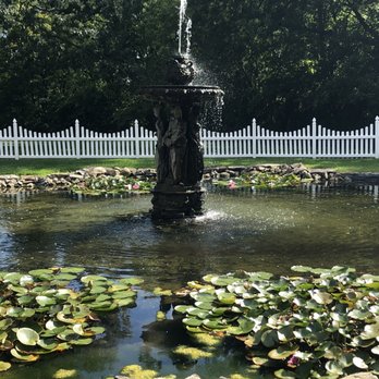 Buhl Mansion Guesthouse & Spa - Fountain outside - Venues & Event Spaces Near Me - Sharon, Pennsylvania