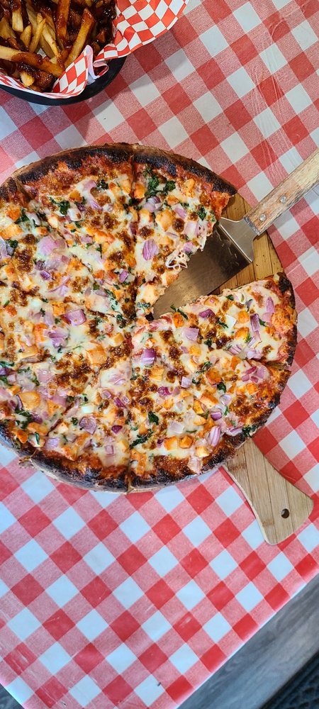 Mountain Pizza Logo