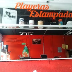Comunik Print - Parte de la recepción y algunos de sus productos.