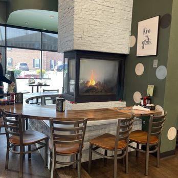 Big Bad Breakfast - Middletown - Cozy fireplace. - Breakfast & Brunch Near Me - Middletown, Kentucky