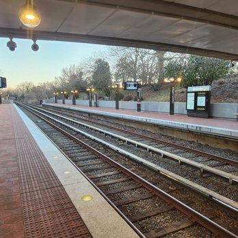 Pentagon City Metro Station - Metro Stations Near Me - Arlington, Virginia Pentagon City Metro Station - Metro Stations Near Me - Arlington, Virginia