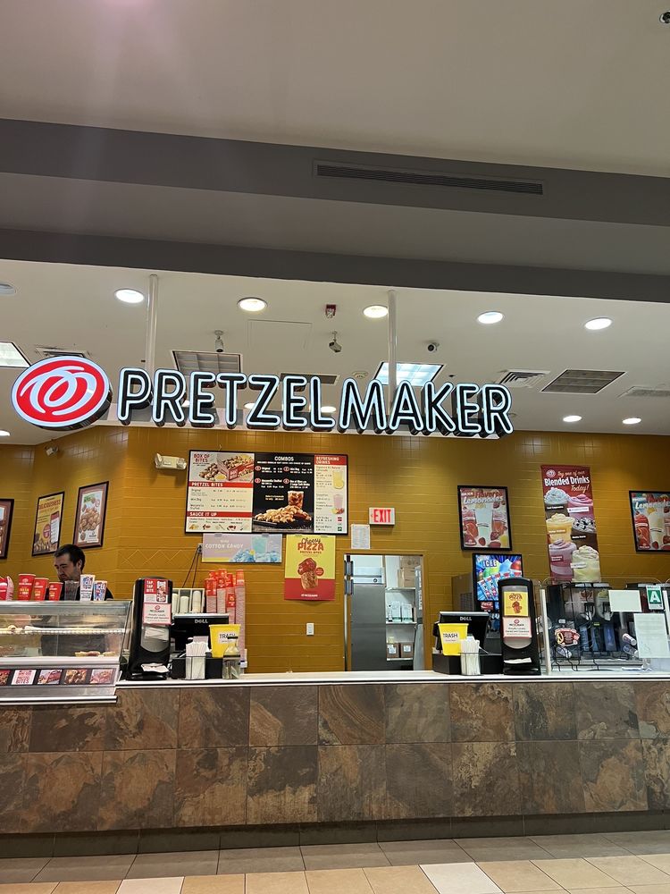 Pretzelmaker Logo