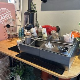 Sauce/water/utensils station