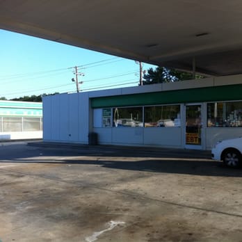 BP - a car parked in front of a gas station - Convenience Stores Near Me - Morrow, Georgia BP - a car parked in front of a gas station - Convenience Stores Near Me - Morrow, Georgia