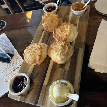 Dock 17 - Palette of biscuits - Breakfast & Brunch Near Me - Clarksville, Tennessee Dock 17 - Palette of biscuits - Breakfast & Brunch Near Me - Clarksville, Tennessee