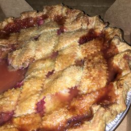 Apple strawberry cardamom pie
