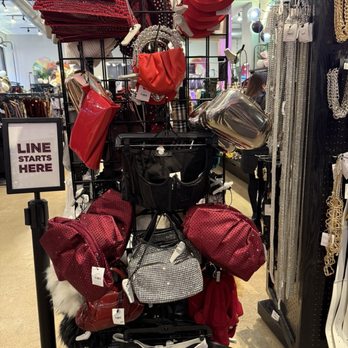 AKIRA - Women's Clothing Near Me - Chicago, Illinois AKIRA - Women's Clothing Near Me - Chicago, Illinois