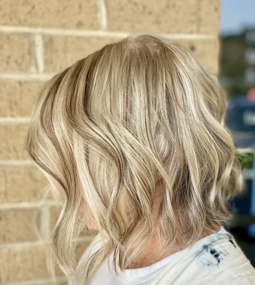 Loose Ends Hair Salon Logo