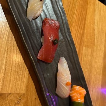 Sushi Maruyama - omakase first half (left to right): sea bass, bluefin tuna, amberjack/kampachi, ora king salmon - Japanese Near Me - San Mateo, California Sushi Maruyama - omakase first half (left to right): sea bass, bluefin tuna, amberjack/kampachi, ora king salmon - Japanese Near Me - San Mateo, California