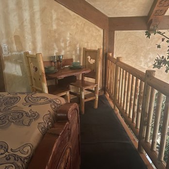 Castlewood Cottages - Tree house loft - Hotels Near Me - Big Bear Lake, California Castlewood Cottages - Tree house loft - Hotels Near Me - Big Bear Lake, California