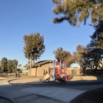 Trinidad Park - No basketball court - Parks Near Me - Huntington Beach, California Trinidad Park - No basketball court - Parks Near Me - Huntington Beach, California