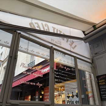 Le Petit Cler - Bistros Near Me - Paris, 75 Le Petit Cler - Bistros Near Me - Paris, 75
