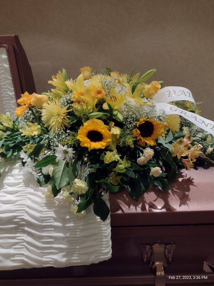 SCHAFER’S FLOWERS Updated August 2024 20 Photos & 19 Reviews 3274 Stadium Dr, Kalamazoo