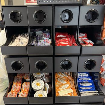 Jerry's on Oak - Condiments - Sandwiches Near Me - Hartford, Connecticut