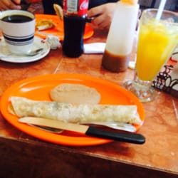 Café Doña Elvira 1936 - Burrito de carne con chile.