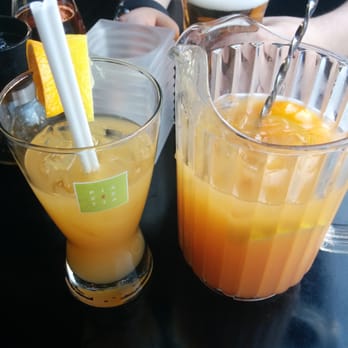 La Piazzetta - White sangria - Pizza Near Me - Longueuil, Quebec
