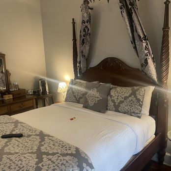 Carriage Way Inn Bed & Breakfast - Cottage bedroom - Bed & Breakfast Near Me - Saint Augustine, Florida Carriage Way Inn Bed & Breakfast - Cottage bedroom - Bed & Breakfast Near Me - Saint Augustine, Florida