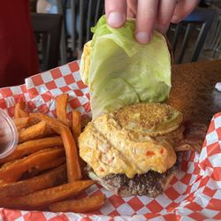 Tilt Würks Brewhouse & Casino - Burger