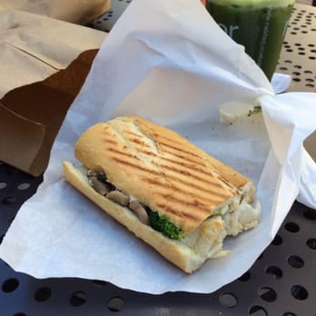 Le Diplomate Cafe - Bakeries Near Me - Irvine, California
