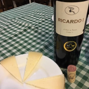 La Pitarra - Manchego cheese and awesome wine. - Tapas/Small Plates Near Me - Madrid, M