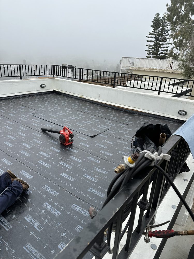 Slide of 3G Tres Generaciones Roofing