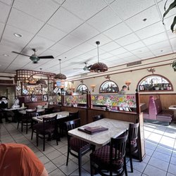 Nopgow Thai Restaurant - The interior, very clean and roomy