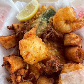 Barbara's Fishtrap - Tempura mix platter with shrimp, cod, scallops, calamari and a side of coleslaw - Seafood Near Me - Half Moon Bay, California