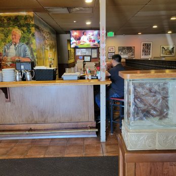 Roma II Pizzeria - Indoor Counter Seating - Pizza Near Me - Sacramento, California Roma II Pizzeria - Indoor Counter Seating - Pizza Near Me - Sacramento, California