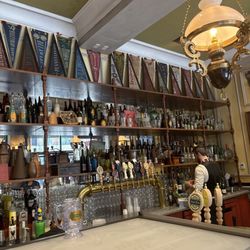 Bar Moonshine