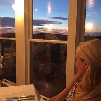 Outermost Inn Aquinnah - Dinner with a view - Bed & Breakfast Near Me - Aquinnah, Massachusetts