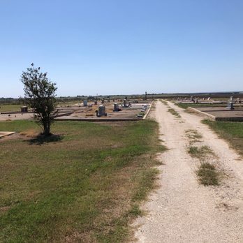 Lund Cemetery - This is about the size of it - Funeral Services & Cemeteries Near Me - Elgin, Texas