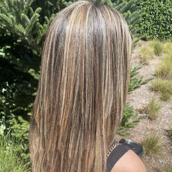 Twyst Salon - Misha did my full baby lights and it turned out super nice. She even used great products with enzymes. Misha is the best. - Hair Salons Near Me - Beaverton, Oregon