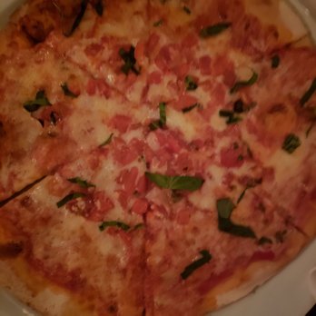 Mediterraneo - margarita pizza - Italian Near Me - Alpine, California