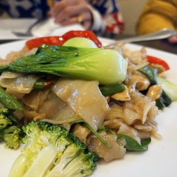 Zab Zab Thai Cuisine - Drunken noodle - Thai Near Me - Monterey, California Zab Zab Thai Cuisine - Drunken noodle - Thai Near Me - Monterey, California
