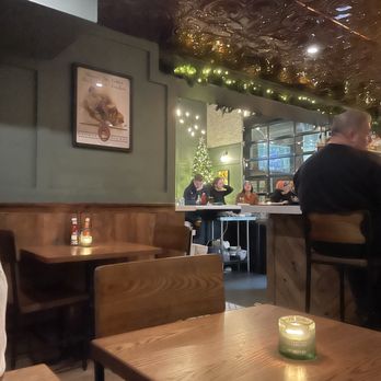 Cook and Shaker - Drafty and un-cosy. - Comfort Food Near Me - Philadelphia, Pennsylvania
