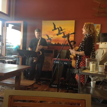 Cheese Board Pizza - live band- hammon cheese combo (love the name) - Pizza Near Me - Berkeley, California