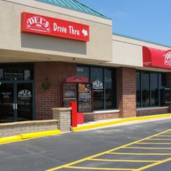 Del's Popcorn Shop - Convenient drive-thru window!